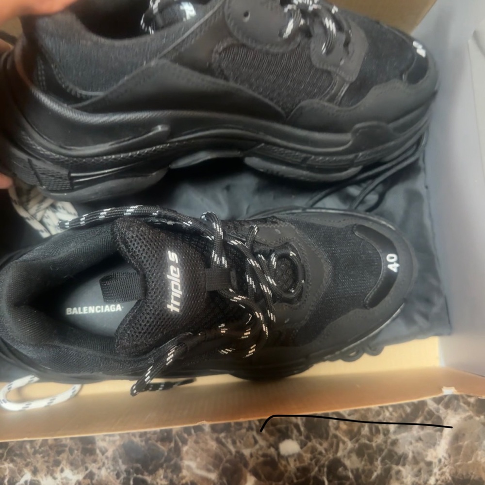 Balenciaga White Box - Picture 4 of 6